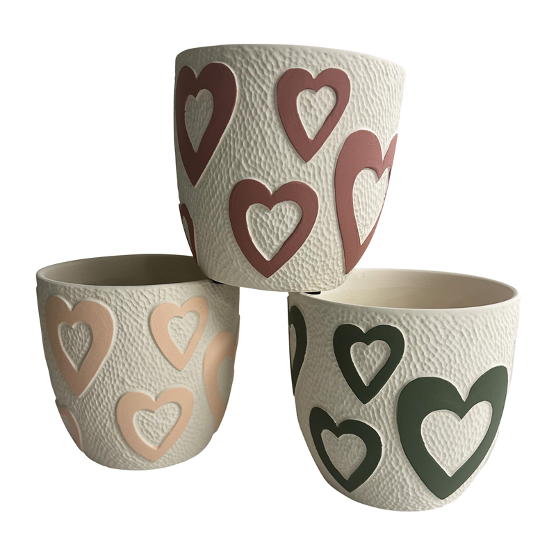 Willow &amp; Silk 13.5cm Set of 3 Assorted Colour Heart Garden Pot Planters