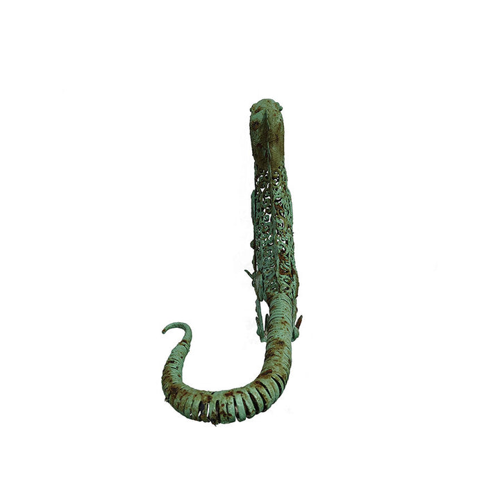 Willow &amp; Silk Metal Australian Bearded Green Dragon Looking Up Ornament 78cm