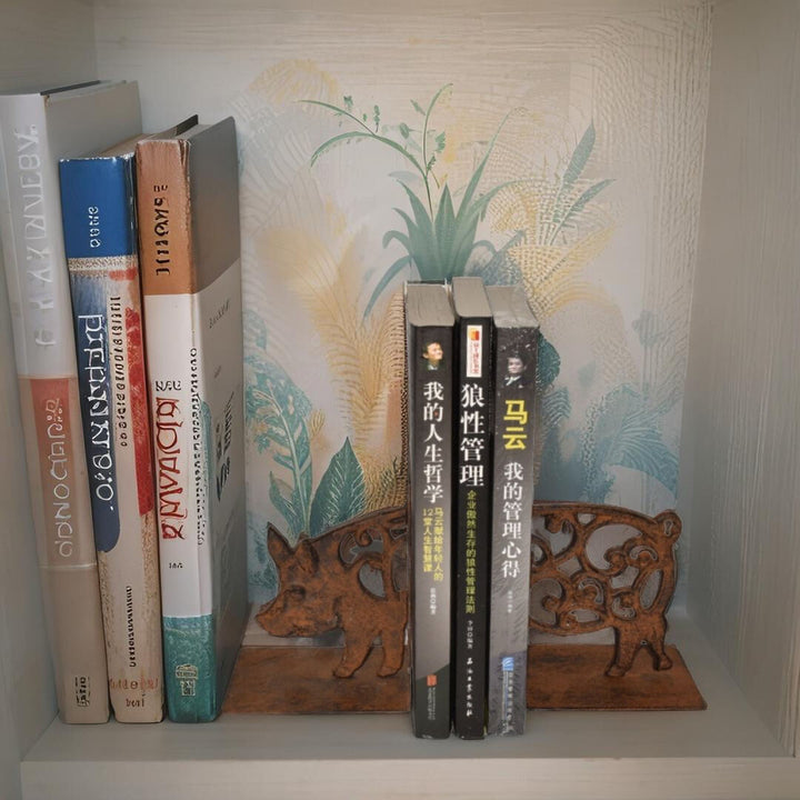 Willow &amp; Silk Cast Iron Fleur Pig Bookends Set 9x11x14cm