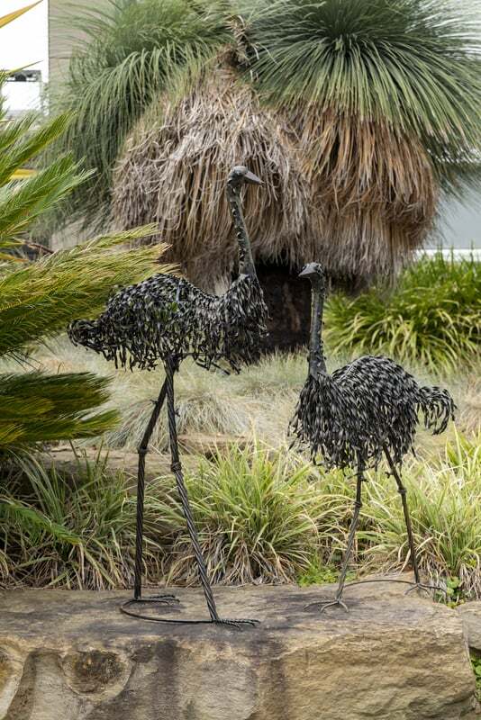 Willow &amp; Silk Emu Garden Ornament Rustic &amp; Black Metal 92cm