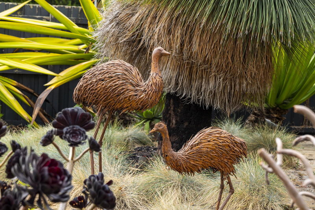 Willow &amp; Silk Emu Garden Statue