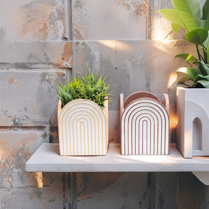 Willow &amp; Silk Set of 2 White Arch Square 17cm Cement Pot/Planters