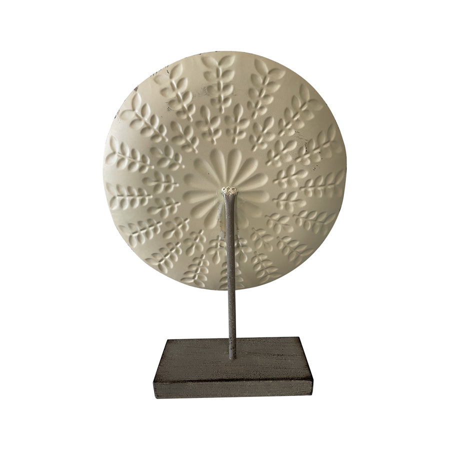 Willow &amp; Silk Metal 40cm White Round Leaves Plaque On Base Ornament